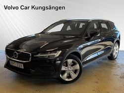 Svart Begagnad 2022 Volvo V60 CC Kombi | 279 900 kr (Bra pris)