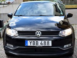 Svart Begagnad 2016 VW Polo Halvkombi | 79 800 kr (Marknadspris)