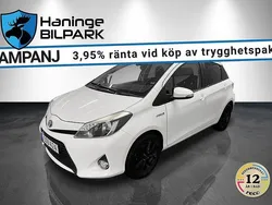 Vit Begagnad 2014 Toyota Yaris Hybrid Edition Halvkombi | 109 900 kr (Marknadspris)