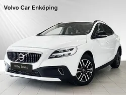 Vit Begagnad 2018 Volvo V40 CC Kombi | 209 900 kr (Marknadspris)