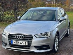 Silver Begagnad 2016 Audi A3 Sportback Attraction Halvkombi | 130 000 kr (Marknadspris)