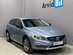 Ljusblå Begagnad 2016 Volvo V60 CC Summum Kombi | 229 500 kr (Bra pris)