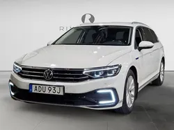 Vit Begagnad 2021 VW Passat GTE Kombi | 174 900 kr (Superpris)