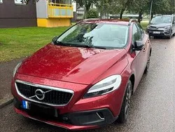 Röd Begagnad 2018 Volvo V40 CC Momentum Kombi | 170 000 kr (Marknadspris)