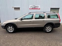 Ljusbrun (brun) Begagnad 2001 Volvo XC70 SUV | 89 900 kr (Dyr)