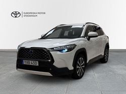 Vit Begagnad 2023 Toyota Corolla Cross Style SUV | 364 900 kr (Marknadspris)
