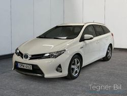 Vit Begagnad 2015 Toyota Auris Hybrid Edition Kombi | 128 900 kr (Bra pris)