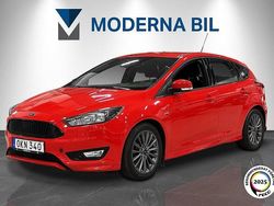 Röd Begagnad 2016 Ford Focus ST-Line Halvkombi | 97 400 kr (Marknadspris)