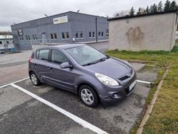 Grå Begagnad 2011 Hyundai i20 Halvkombi | 42 000 kr (Superpris)