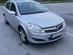 Grå Begagnad 2007 Opel Astra Halvkombi | 40 000 kr (Marknadspris)
