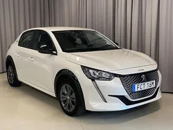 Vit Begagnad 2022 Peugeot e-208 Active Halvkombi | 179 700 kr (Marknadspris)