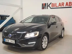 Svart Begagnad 2013 Volvo V60 Momentum Kombi | 124 900 kr (Marknadspris)