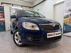 Mörkblå Begagnad 2008 Skoda Fabia Halvkombi | 49 000 kr (Marknadspris)