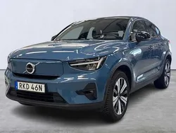 Flerfärgad Begagnad 2022 Volvo EC40 Plus SUV | 359 900 kr (Marknadspris)
