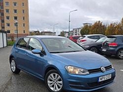 Blå Begagnad 2016 VW Golf VII Halvkombi | 129 000 kr (Marknadspris)