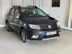 Mörkgrå (grå) Begagnad 2017 Dacia Sandero Stepway Halvkombi | 64 900 kr (Marknadspris)
