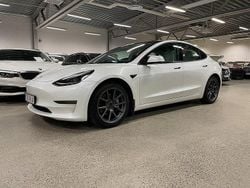 Vit Begagnad 2021 Tesla Model 3 Long Range AWD Sedan | 279 900 kr (Marknadspris)