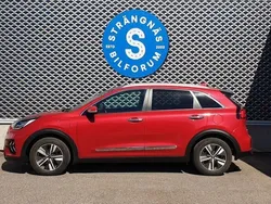 Röd (rödmetallic) Begagnad 2020 Kia Niro Advance SUV | 215 000 kr (Marknadspris)