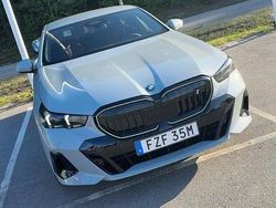 Grå Begagnad 2024 BMW i5 M Sport Sedan | 660 000 kr