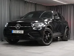 Svart Begagnad 2022 Mercedes GLC300e Premium Sportkupé | 559 000 kr (Marknadspris)