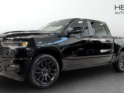 Svart (black) Ny 2025 RAM 1500 Pickup | 1 298 610 kr (Marknadspris)