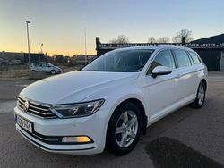 Vit Begagnad 2015 VW Passat Kombi | 119 900 kr (Marknadspris)