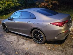 Grå Begagnad 2021 Mercedes CLA250e AMG Sedan | 345 000 kr (Marknadspris)