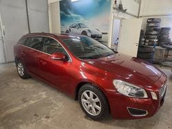 Röd Begagnad 2012 Volvo V60 Momentum Kombi | 79 900 kr (Marknadspris)