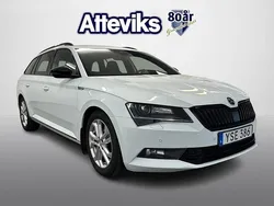 Vit Begagnad 2017 Skoda Superb SportLine Kombi | 189 900 kr (Marknadspris)