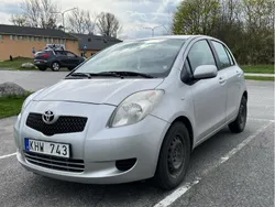 Silver Begagnad 2006 Toyota Yaris Halvkombi | 26 000 kr (Marknadspris)