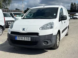 Vit Begagnad 2014 Peugeot Partner Minibuss | 49 900 kr (Marknadspris)