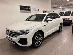Vit Begagnad 2023 VW Touareg R-line SUV | 699 900 kr (Lite dyr)