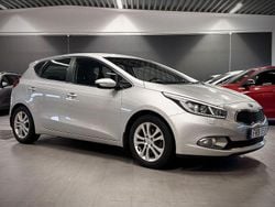 Grå Begagnad 2015 Kia Ceed EX Halvkombi | 99 900 kr (Marknadspris)