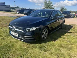 Svart Begagnad 2021 Mercedes A180 AMG Halvkombi | 269 000 kr (Marknadspris)