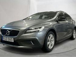 Grå Begagnad 2017 Volvo V40 CC Business Edition Kombi | 168 000 kr (Marknadspris)