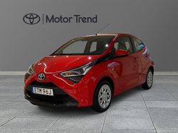 Röd Begagnad 2019 Toyota Aygo X-play Halvkombi | 104 900 kr (Marknadspris)