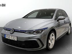 Grå (moonstone grey) Begagnad 2023 VW Golf VIII GTE Kombi | 369 000 kr (Dyr)