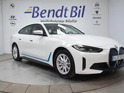 Vit Begagnad 2023 BMW i4 Shadowline Sedan | 454 500 kr