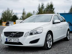 Vit Begagnad 2011 Volvo V60 Summum Kombi | 94 900 kr (Marknadspris)