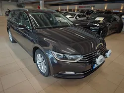 Mörkgrå (mgrå) Begagnad 2019 VW Passat Kombi | 189 900 kr (Bra pris)