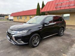 Svart Begagnad 2019 Mitsubishi Outlander SUV | 189 900 kr