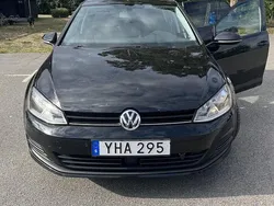 Svart Begagnad 2017 VW Golf VII Halvkombi | 129 000 kr (Marknadspris)
