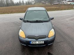 Blå Begagnad 2005 Toyota Yaris Halvkombi | 18 500 kr (Marknadspris)