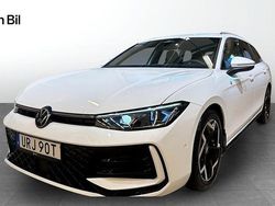 Pure white Begagnad 2025 VW Passat R-line Kombi | 459 900 kr