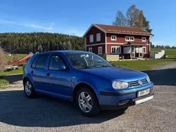 Blå Begagnad 2002 VW Golf IV Trendline Halvkombi | 8 000 kr (Superpris)