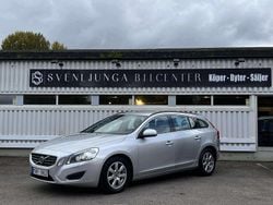 Ljusgrå (grå) Begagnad 2012 Volvo V60 Momentum Kombi | 67 900 kr (Marknadspris)