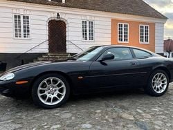 Svart Begagnad 1999 Jaguar XKR Sportkupé | 267 500 kr
