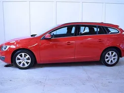 Röd Begagnad 2014 Volvo V60 Momentum Kombi | 104 900 kr (Marknadspris)