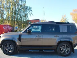 Brun Begagnad 2022 Land Rover Defender Dynamic SUV | 1 249 900 kr