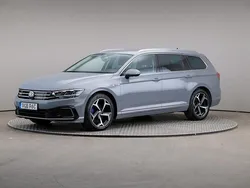 Grå Begagnad 2022 VW Passat GTE Kombi | 299 000 kr (Lite dyr)